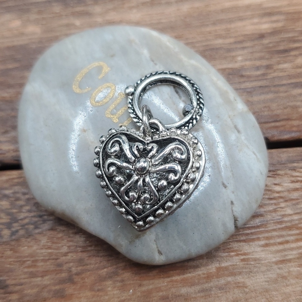 Victorian dungeons heart‎ charm